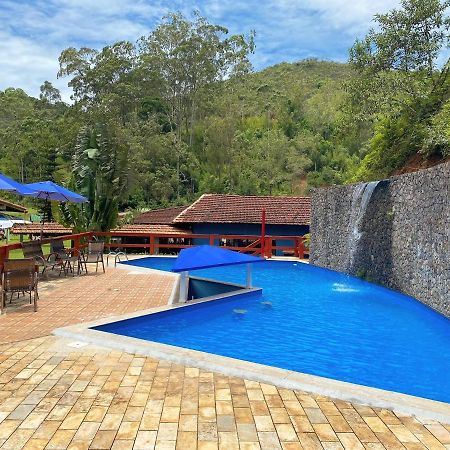 Hotel Fazenda Bonanza Енженнейру-Паулу-ді-Фронтін Екстер'єр фото