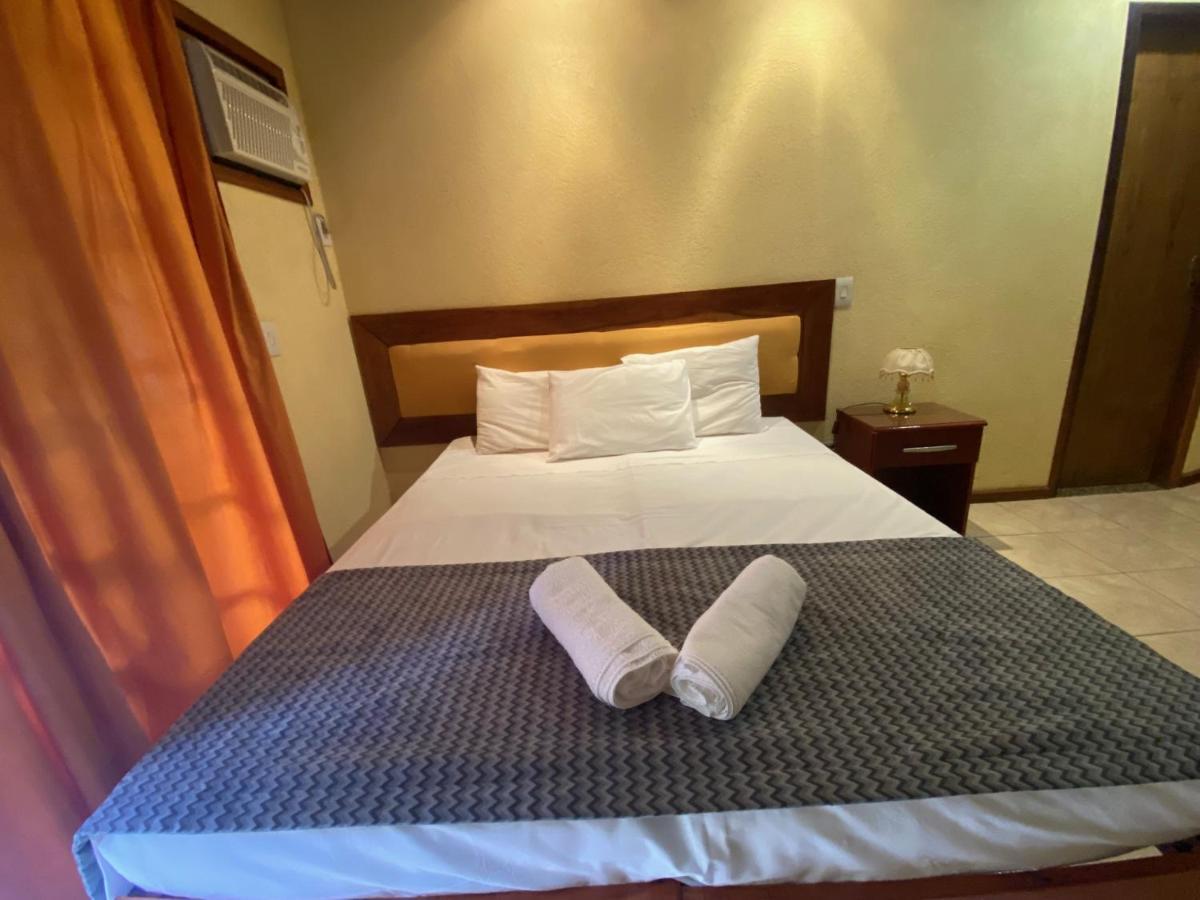 Hotel Fazenda Bonanza Енженнейру-Паулу-ді-Фронтін Екстер'єр фото