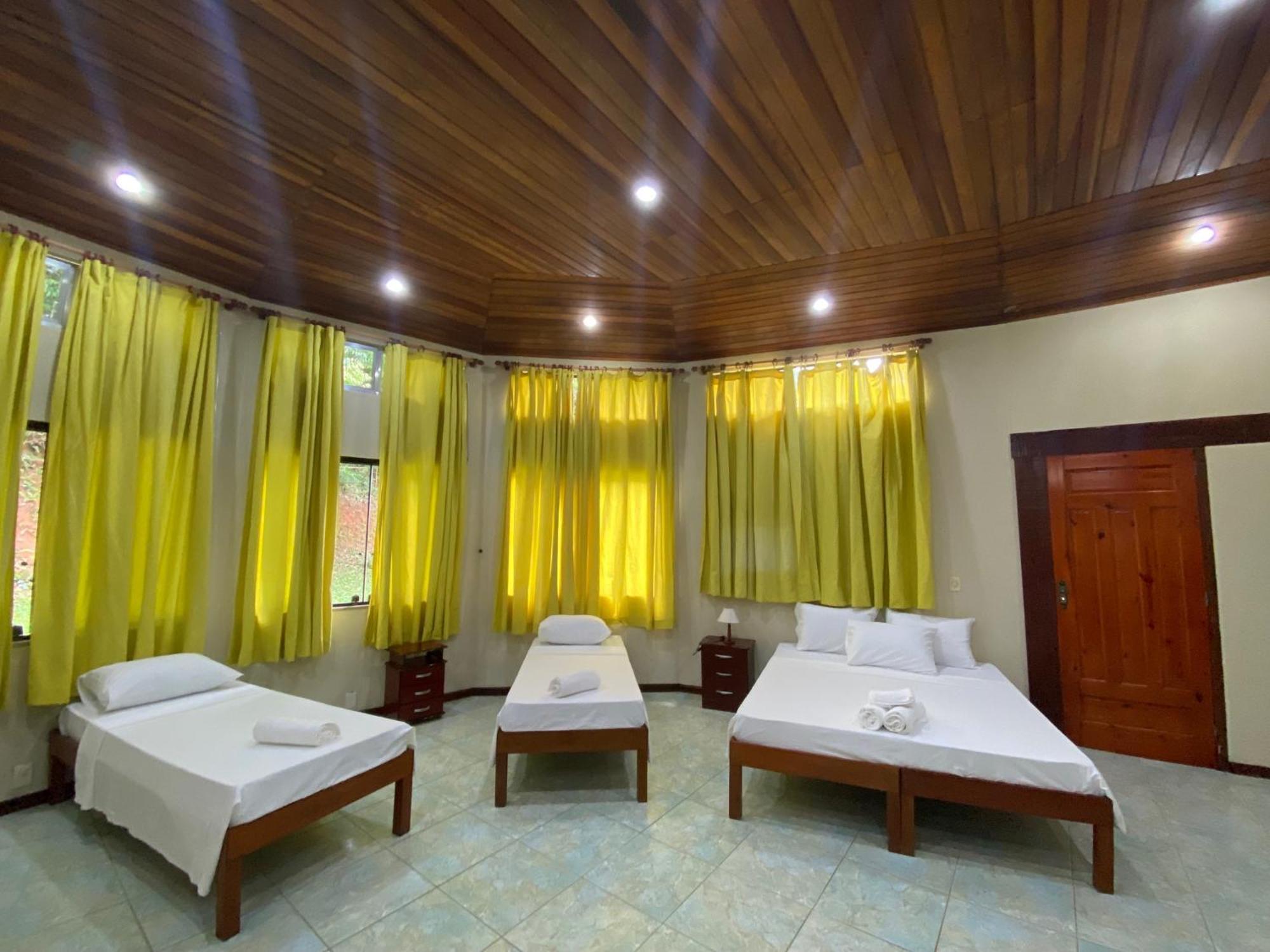 Hotel Fazenda Bonanza Енженнейру-Паулу-ді-Фронтін Екстер'єр фото