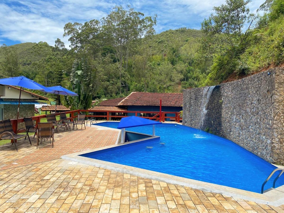 Hotel Fazenda Bonanza Енженнейру-Паулу-ді-Фронтін Екстер'єр фото