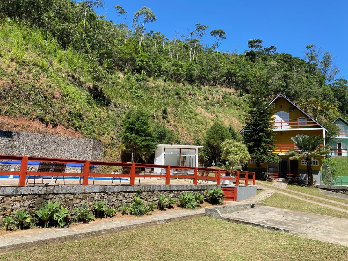 Hotel Fazenda Bonanza Енженнейру-Паулу-ді-Фронтін Екстер'єр фото