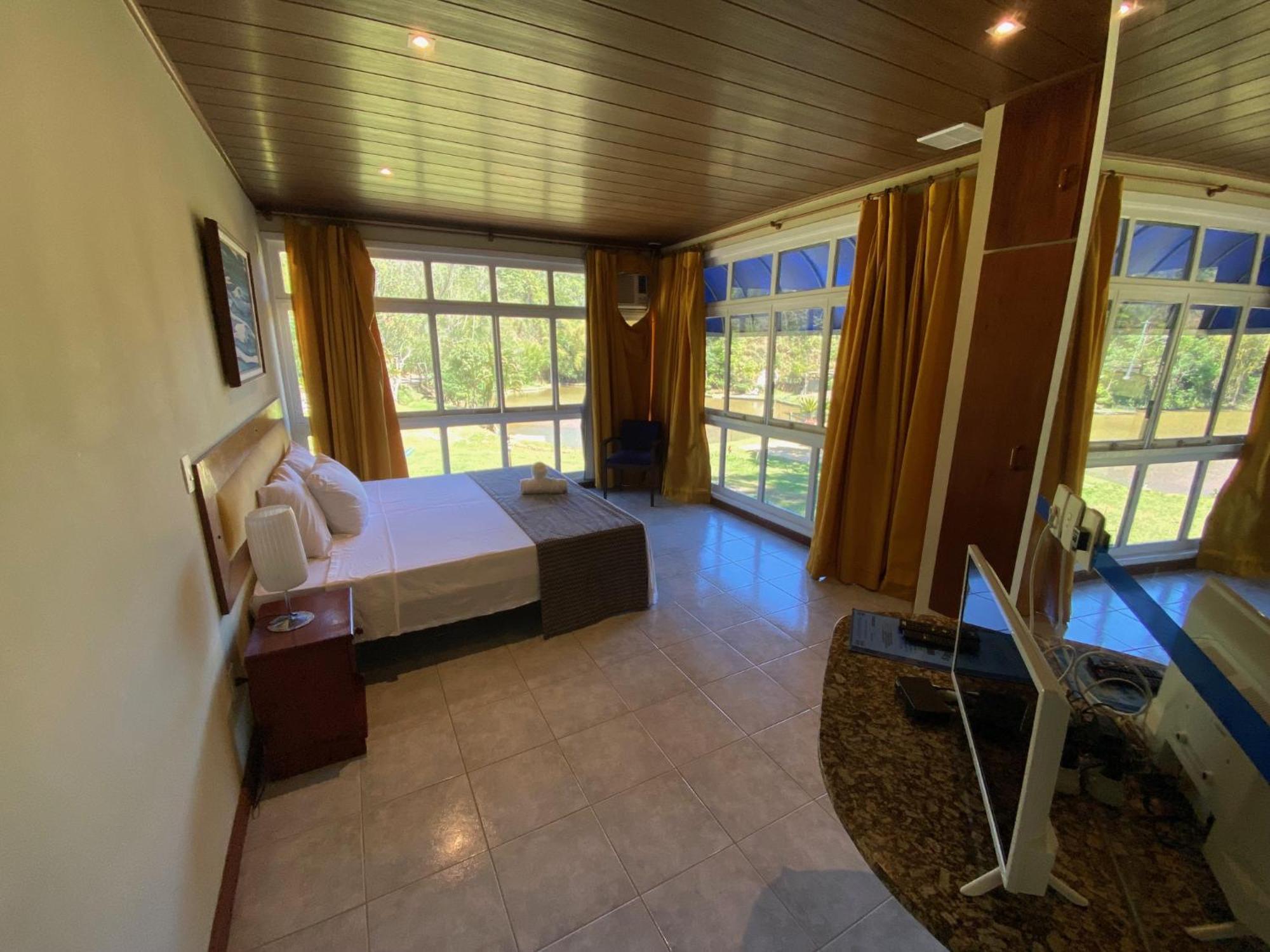 Hotel Fazenda Bonanza Енженнейру-Паулу-ді-Фронтін Екстер'єр фото